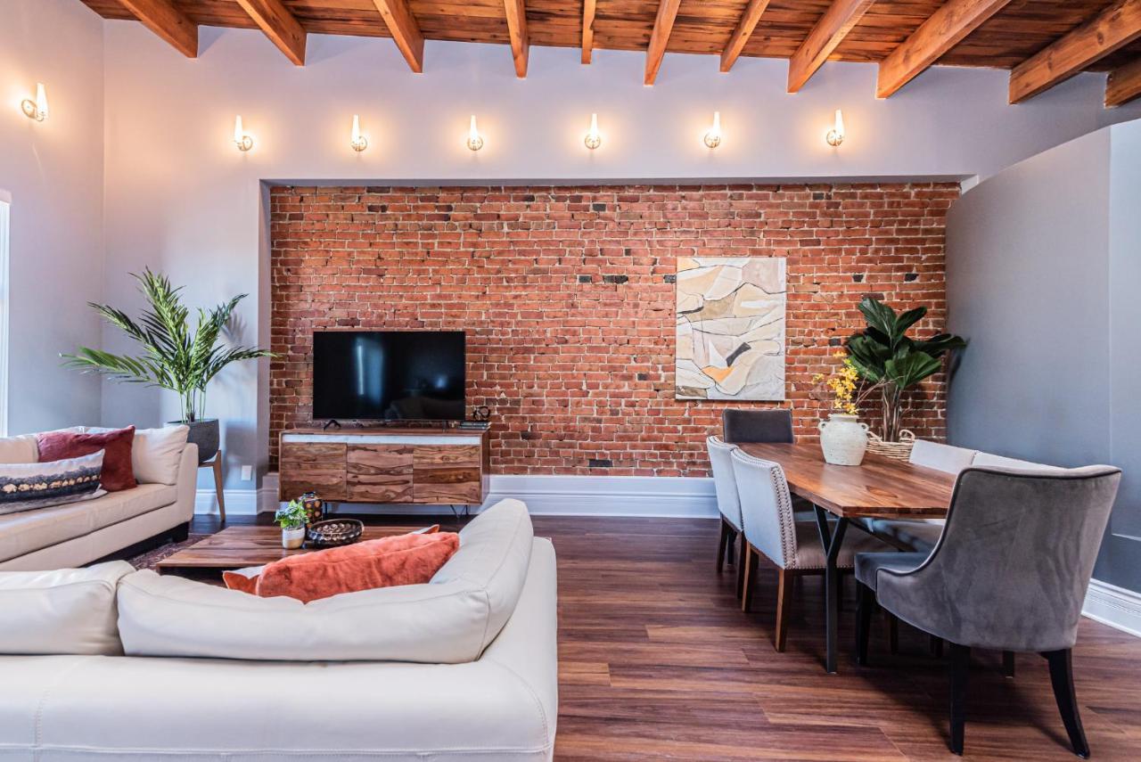 Family Friendly 3-Bedroom Beauty In Le Plateau By Denstays Montreal Bagian luar foto