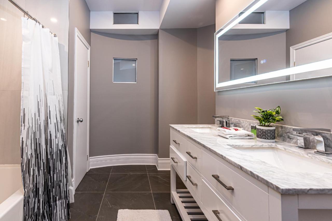 Family Friendly 3-Bedroom Beauty In Le Plateau By Denstays Montreal Bagian luar foto