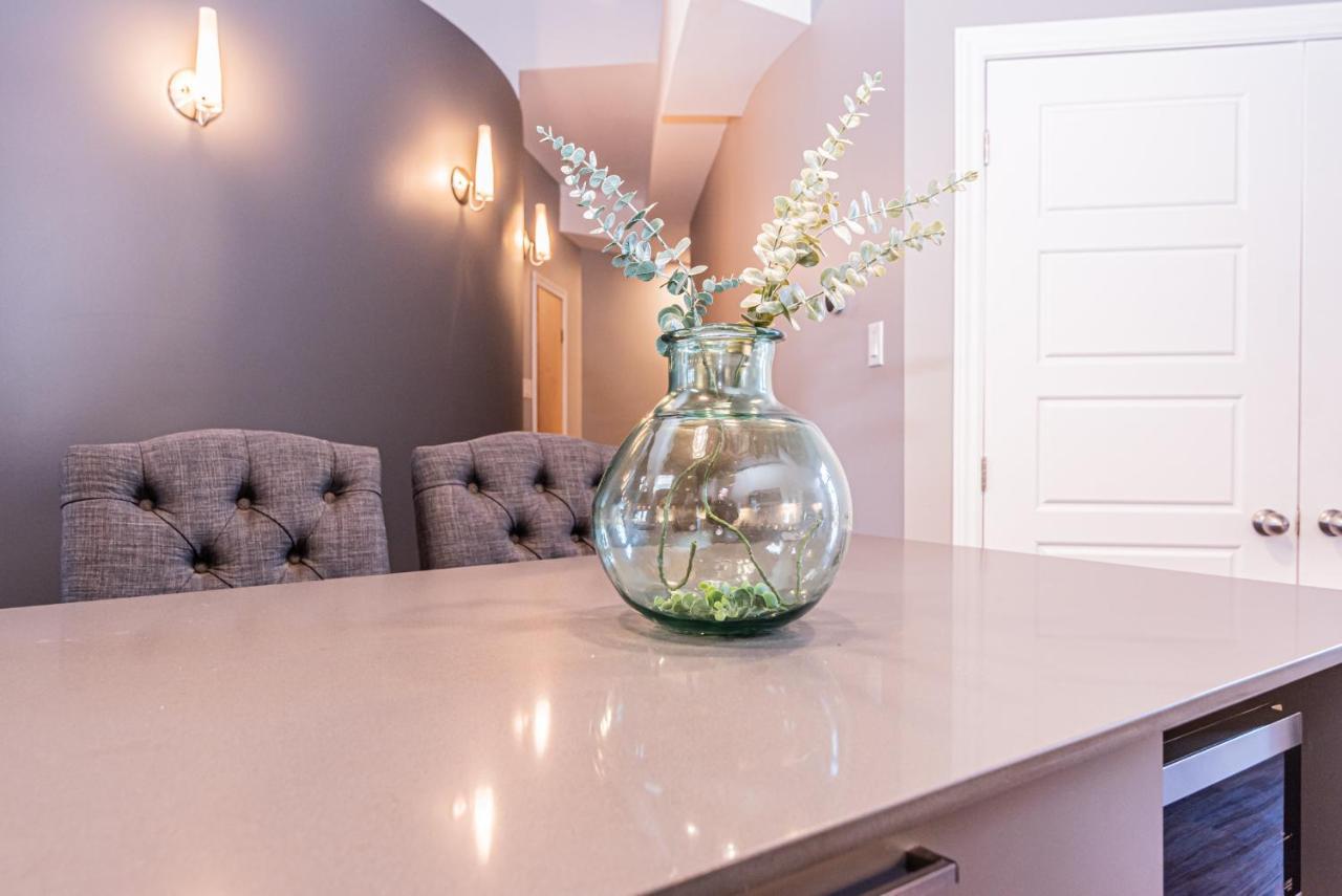 Family Friendly 3-Bedroom Beauty In Le Plateau By Denstays Montreal Bagian luar foto