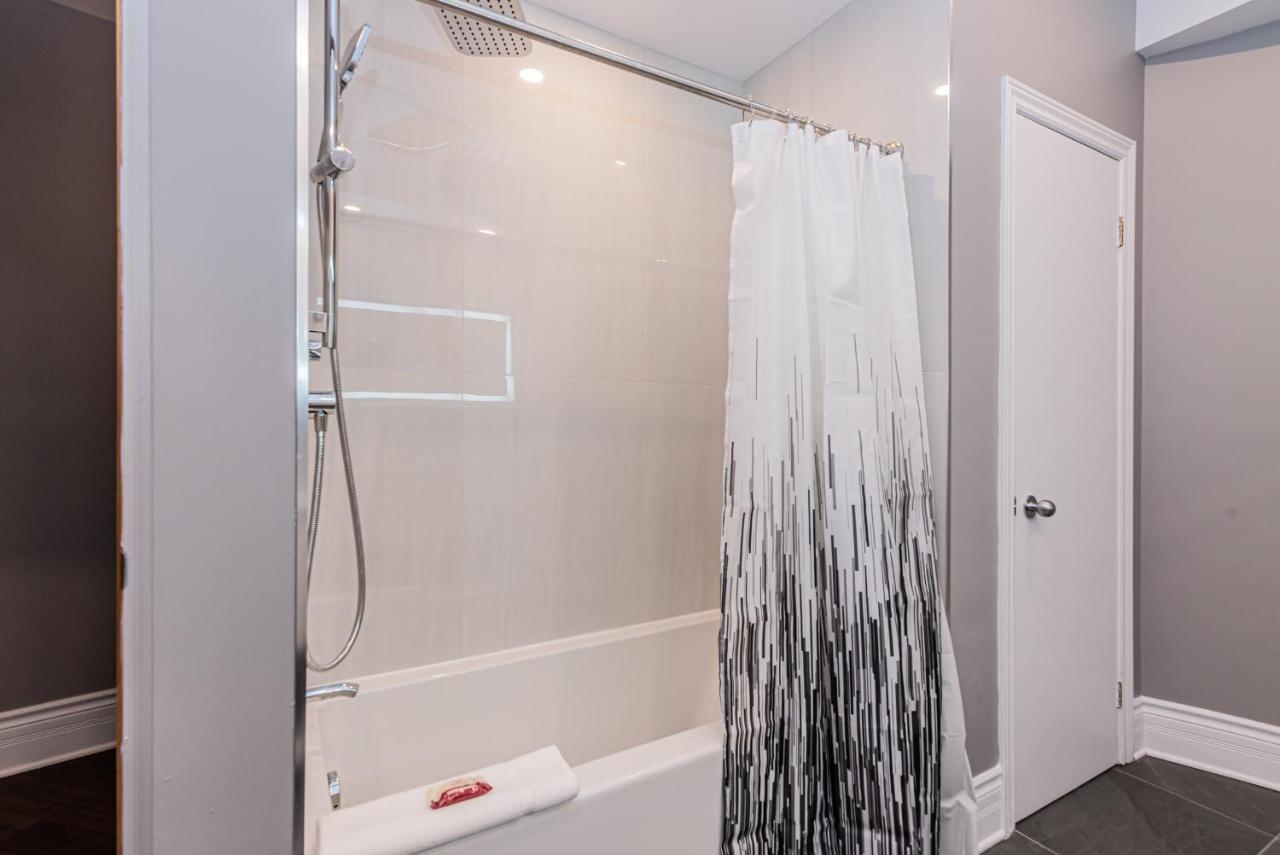 Family Friendly 3-Bedroom Beauty In Le Plateau By Denstays Montreal Bagian luar foto