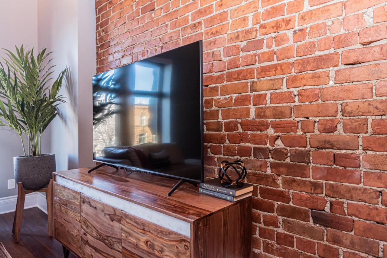 Family Friendly 3-Bedroom Beauty In Le Plateau By Denstays Montreal Bagian luar foto